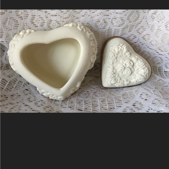 Ornate Heart Trinket Box - Picture 6 of 11